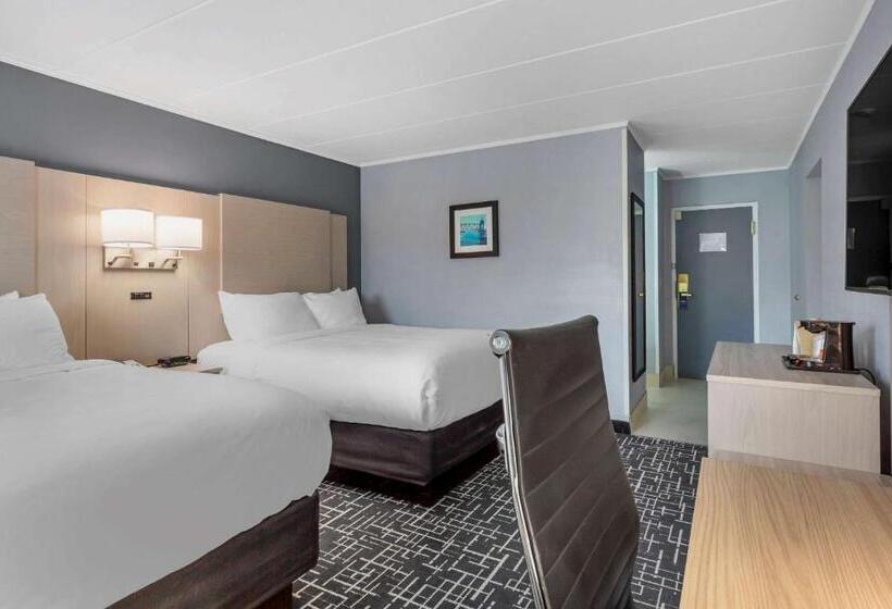 스탠다드 룸 풀장 전망, Comfort Inn Hyannis  Cape Cod