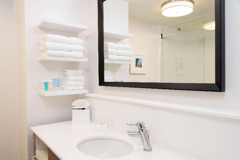 带大床的标准间, Hampton Inn Grand Rapids South