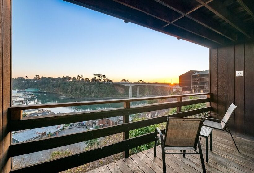 Номер Стандарт Двуспальная Кровать с Видом, Harbor Lite Lodge