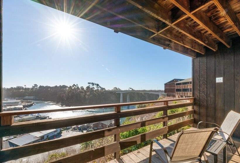 إستوديو ديلوكس, Harbor Lite Lodge