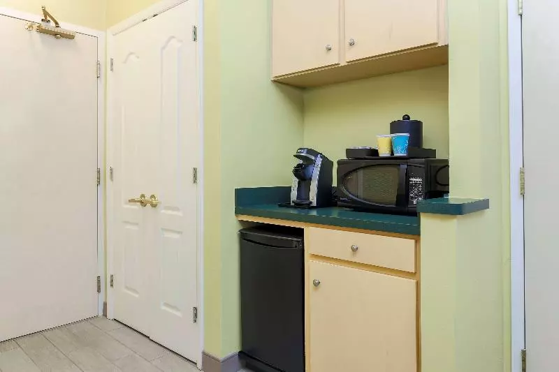 キングサイズベッドのスタンダードルーム, Hilton Garden Inn Tallahassee