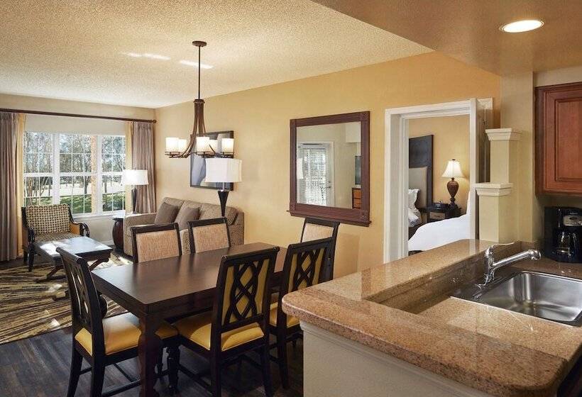 Люкс 2 Спальни, Hilton Grand Vacations Club Seaworld® Orlando