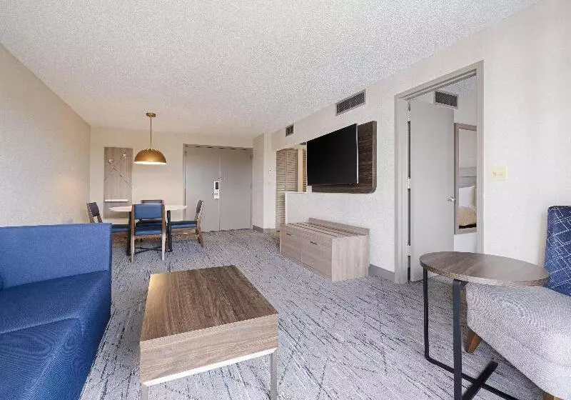 キングサイズベッドのスイートルーム, Holiday Inn Express Hotel & Suites Ft. Lauderdale Plantation, An Ihg