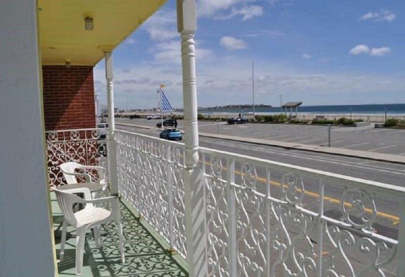 غرفة ديلوكس مطلّة علي البحر مزوَّدة بشُرفة, Harris Sea Ranch