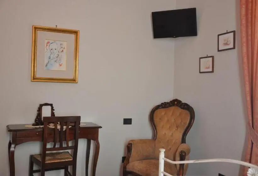 バルコニー付きスタンダードルーム, Villa Del Poeta