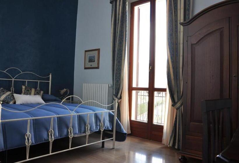 带大床的标准间, Villa Del Poeta