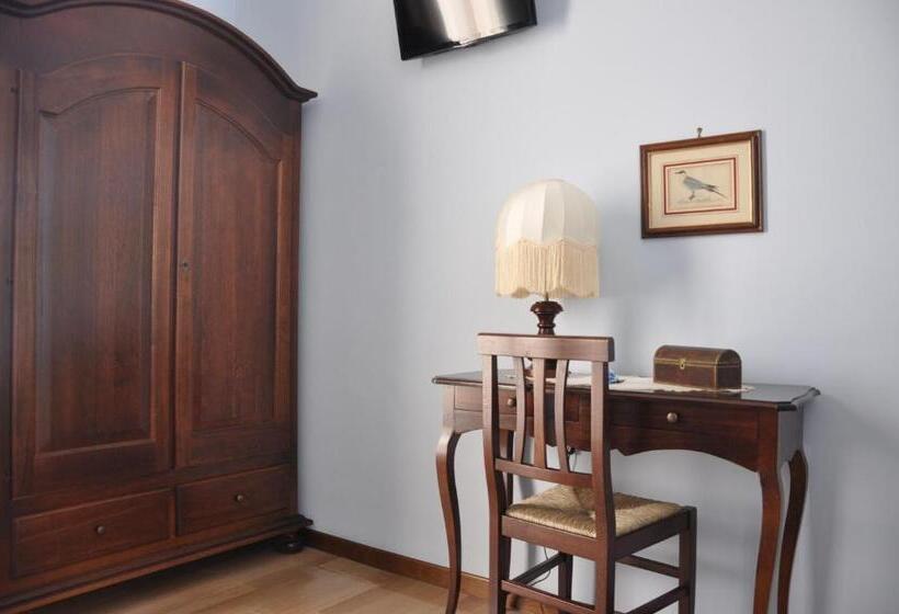 带大床的标准间, Villa Del Poeta