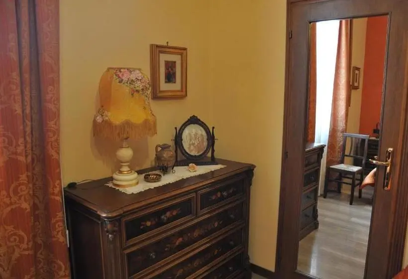 スーペリアトリプルルーム, Villa Del Poeta
