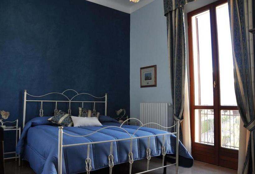 带大床的标准间, Villa Del Poeta