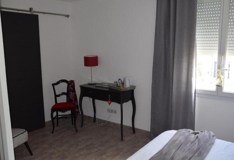 Номер Стандарт, La Villa 13&15