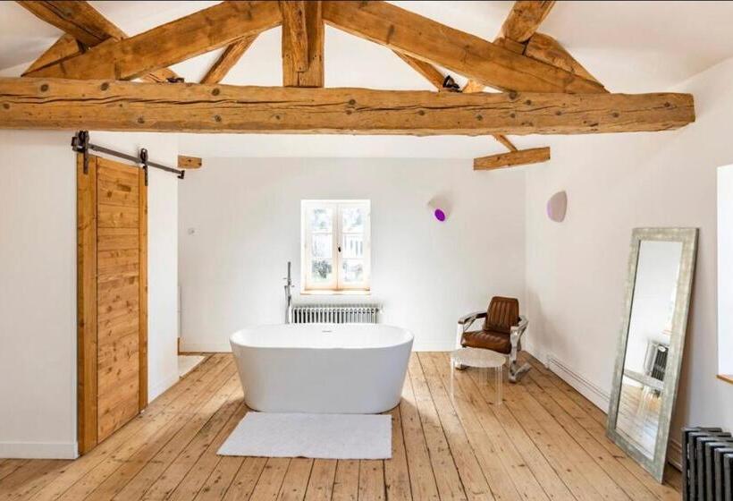 Номер Стандарт Трехместный, Aux Tourelles 1888   Tres Proche Lyon