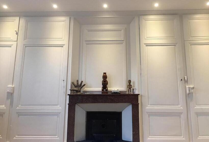 Люкс Deluxe Кровать Кинг, Aux Tourelles 1888   Tres Proche Lyon