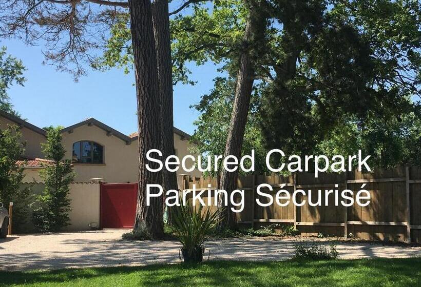 Люкс Deluxe Кровать Кинг, Aux Tourelles 1888   Tres Proche Lyon