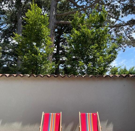 Семейный Номер, Aux Tourelles 1888   Tres Proche Lyon