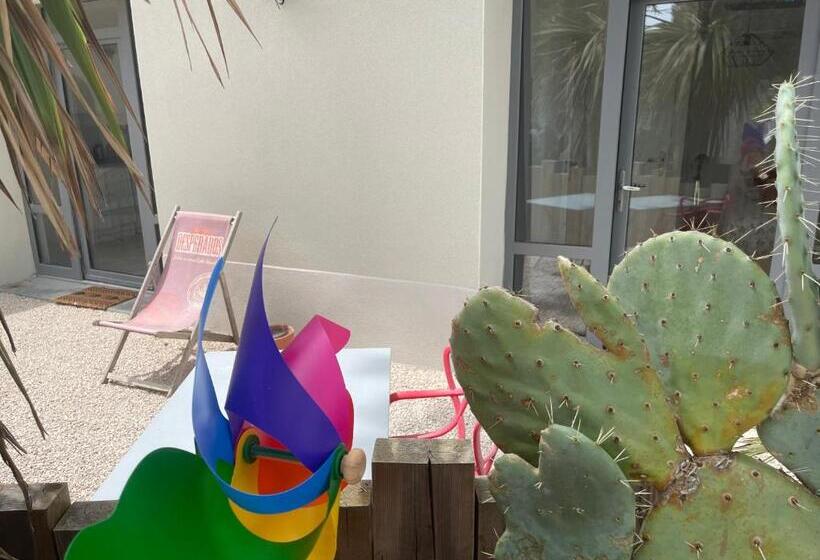 Номер Deluxe, Aux Tourelles 1888   Tres Proche Lyon