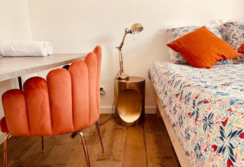 Номер Deluxe, Aux Tourelles 1888   Tres Proche Lyon