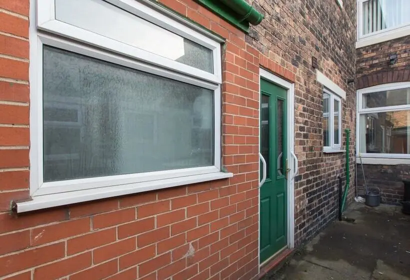 バス共有のスタンダードルーム, Townhouse @ Newlands Street Stoke