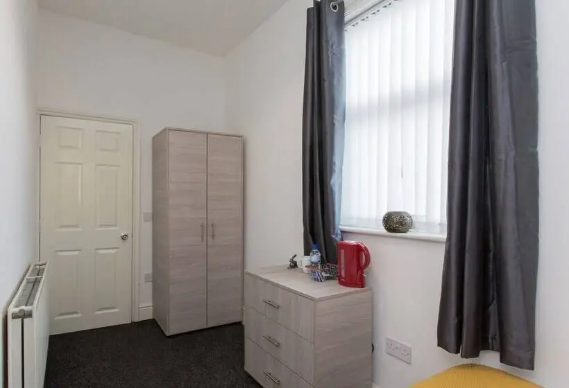 バス共有のスタンダードルーム, Townhouse @ Newlands Street Stoke
