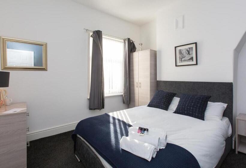 Номер Стандарт Совместная Ванная, Townhouse @ Newlands Street Stoke