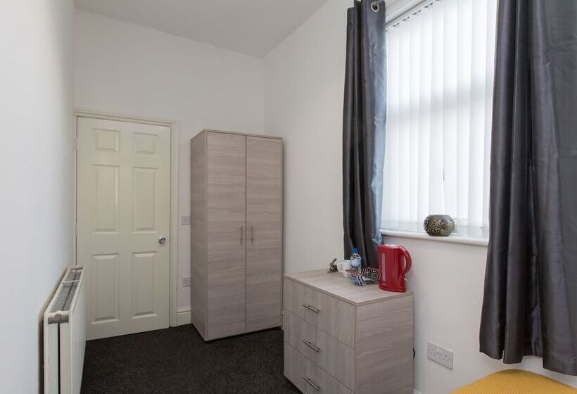 Номер Стандарт Совместная Ванная, Townhouse @ Newlands Street Stoke
