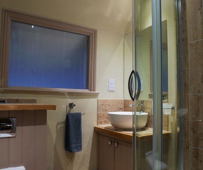 חדר סטנדרט, The Kingsbury 7even 8ight