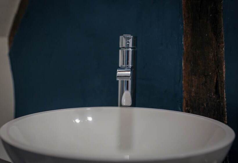 חדר סטנדרט, The Kingsbury 7even 8ight