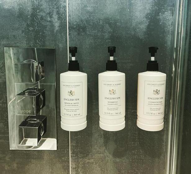 חדר סופריור עם מיטת קינג, The Kingsbury 7even 8ight