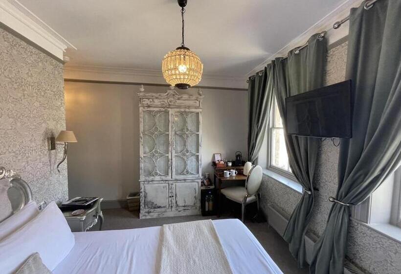 חדר סופריור עם מיטת קינג, The Kingsbury 7even 8ight