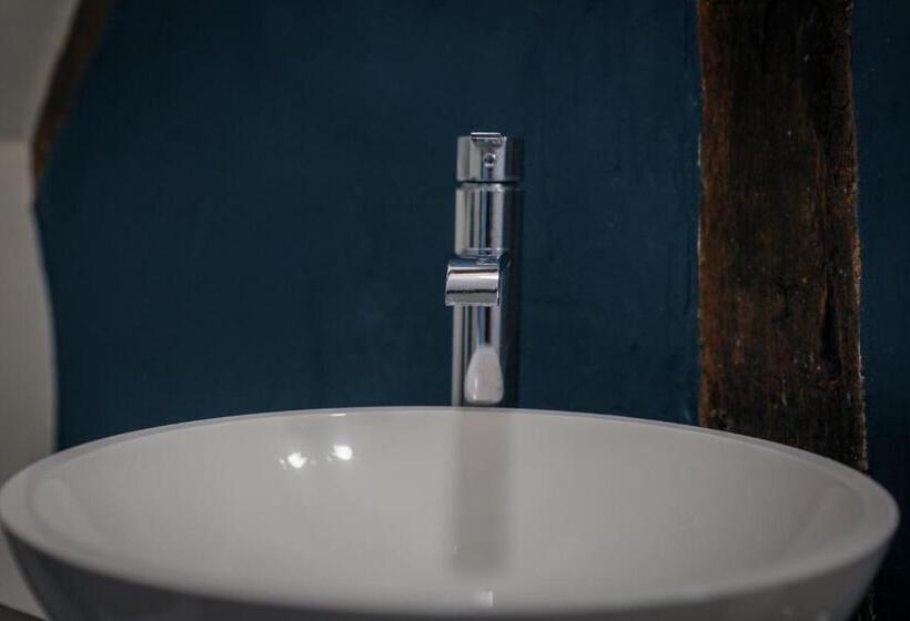 חדר סטנדרט, The Kingsbury 7even 8ight