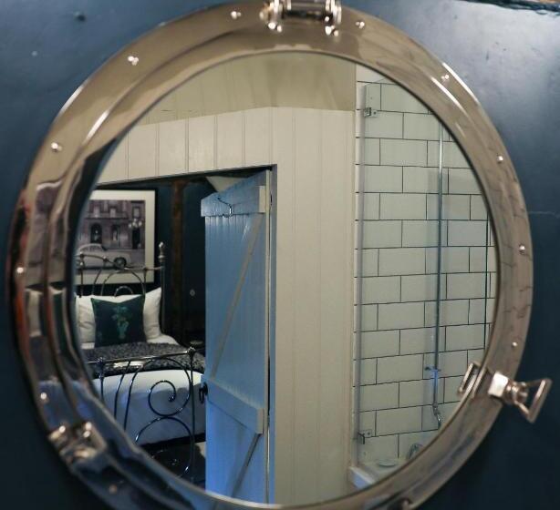 חדר סטנדרט, The Kingsbury 7even 8ight