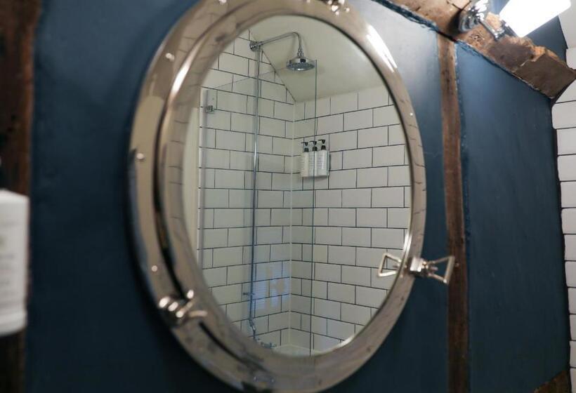 חדר סטנדרט, The Kingsbury 7even 8ight