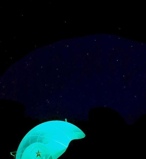 Standard Tent, Le Castelat De Julienna