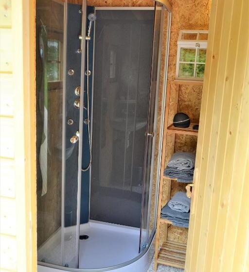 Standard Tent, Le Castelat De Julienna