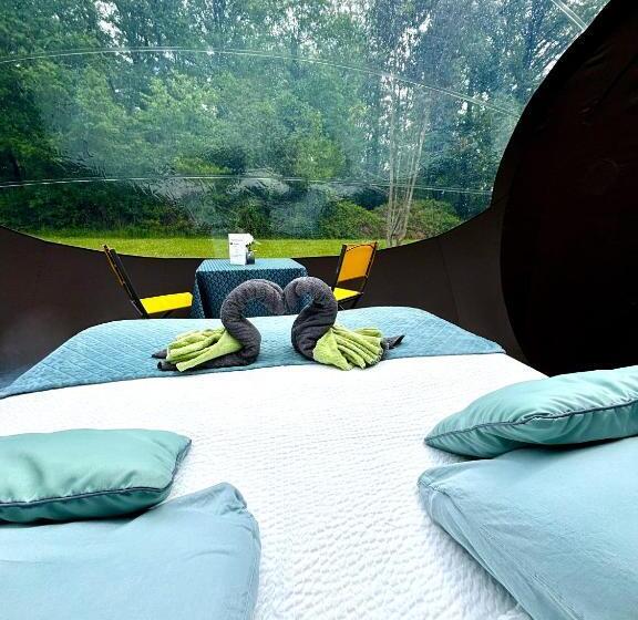 Standard Tent, Le Castelat De Julienna