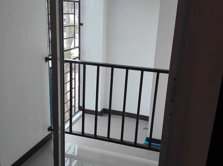 غرفة ديلوكس, Ud House