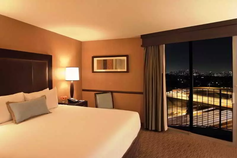 اتاق استاندارد با تخت بزرگ, Angeleno