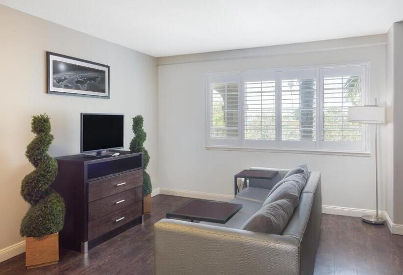 إستوديو قياسى سرير كينج, Baymont By Wyndham Modesto Salida