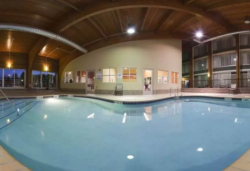 ２ダブルベッドのスタンダードルーム, Holiday Inn Detroit Lakes, An Ihg