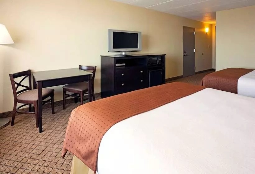 ２ダブルベッドのスタンダードルーム, Holiday Inn Detroit Lakes, An Ihg