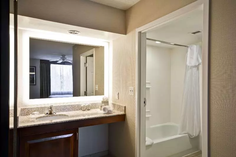 スタンダードルーム, Holiday Inn Express Hotel & Suites Bentonville, An Ihg