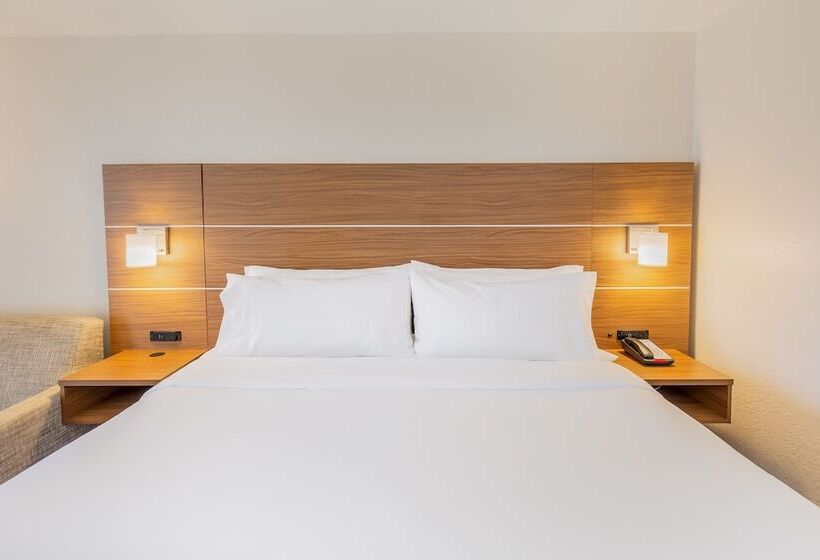 Номер Стандарт, Holiday Inn Express Orange Beach   On The Beach, An Ihg