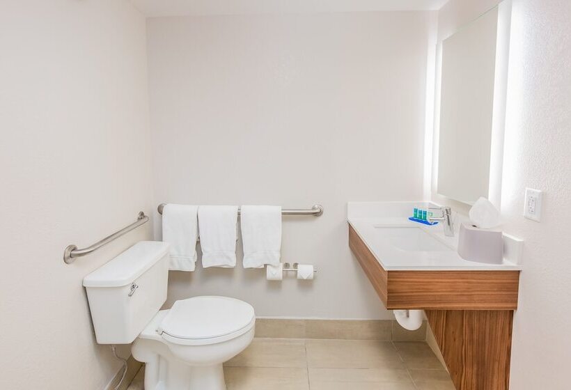 Номер Стандарт, Holiday Inn Express Orange Beach   On The Beach, An Ihg