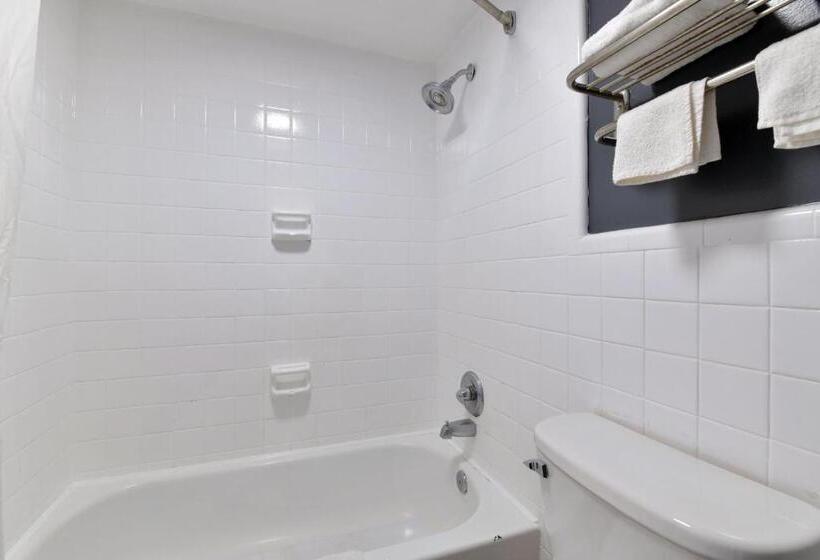 غرفة قياسية سرير كينج, Lake Park Inn Express