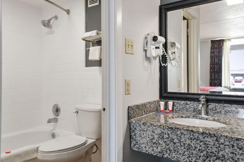 غرفة قياسية سرير كينج, Lake Park Inn Express