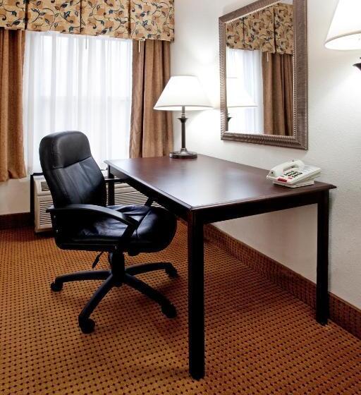 장애인을 위한 퀸사이즈 스탠다드 룸, Lexington Inn And Suites