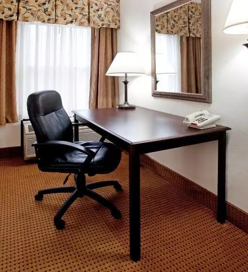 身障者適用クイーンサイズベッドルーム, Lexington Inn And Suites