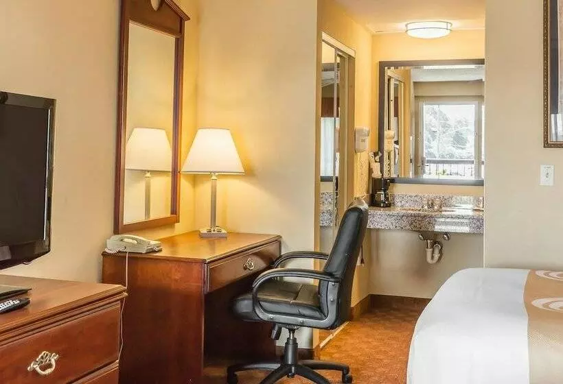２ダブルベッドのスタンダードルーム, Quality Inn Calera I65 Exit 231