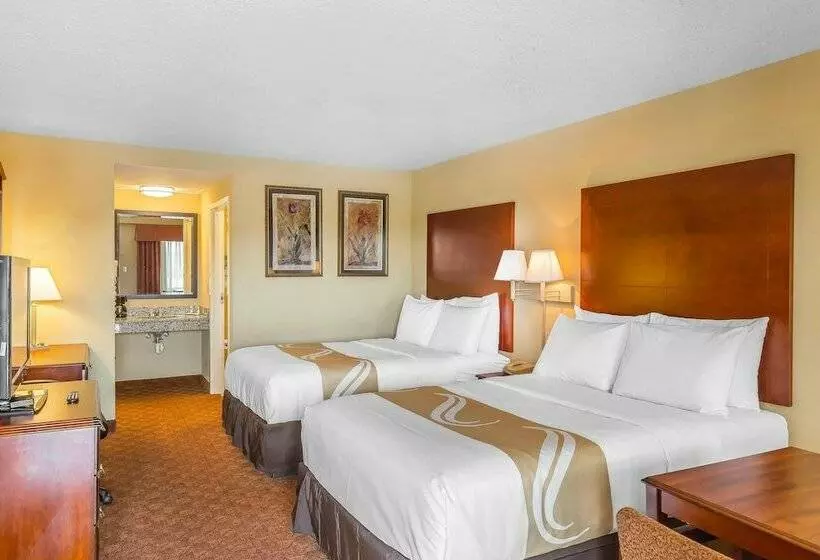 ２ダブルベッドのスタンダードルーム, Quality Inn Calera I65 Exit 231