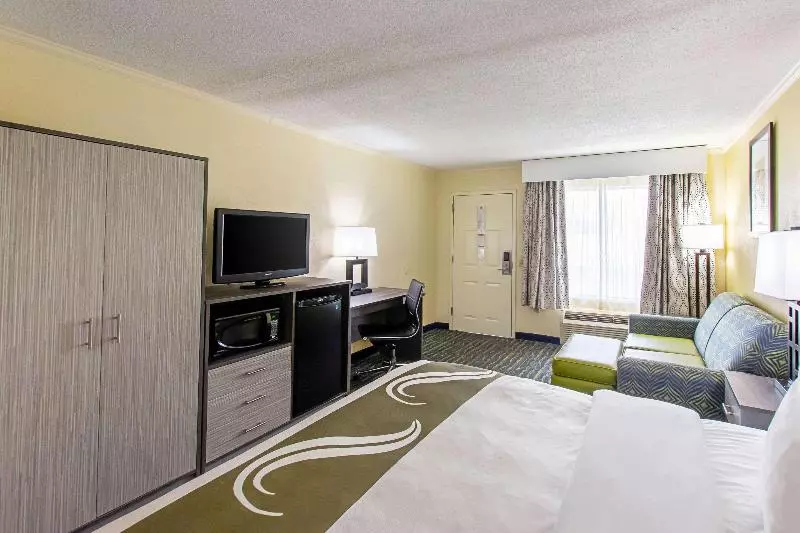اتاق استاندارد با تخت بزرگ, Quality Inn & Suites Florence Civic Center