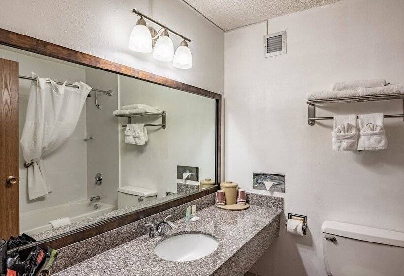 带2个双人床的标准工作室, Quality Inn Trinidad